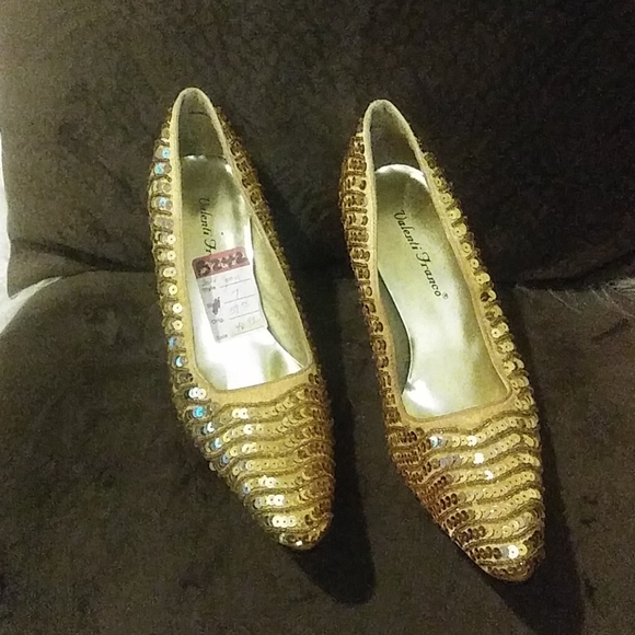 Vintage Sequence Gold Pumps - Picture 4 of 8